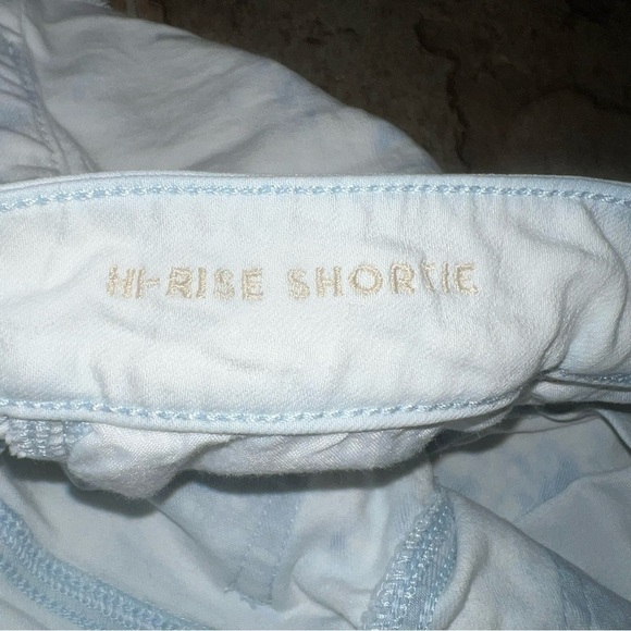 American Eagle Light Acid Wash High Rise Distressed Denim Shorts Size 8 - Picture 6 of 12